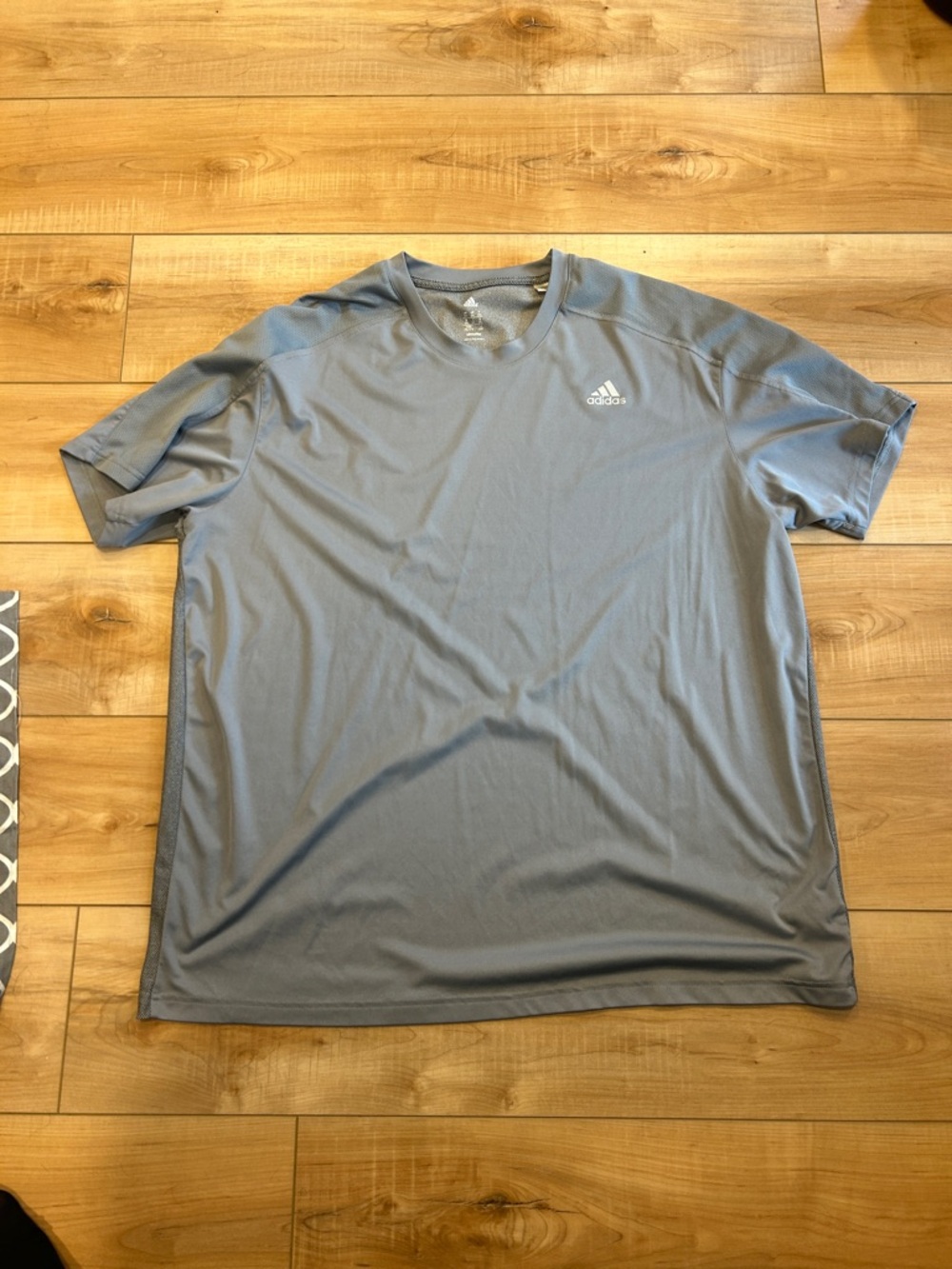 NWOT adidas Men's Light Gray Short-Sleeve Athletic Tee